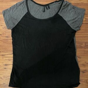 two-tone luxury tee black and heather gray raglan style t shirt Cynthia Rowley M